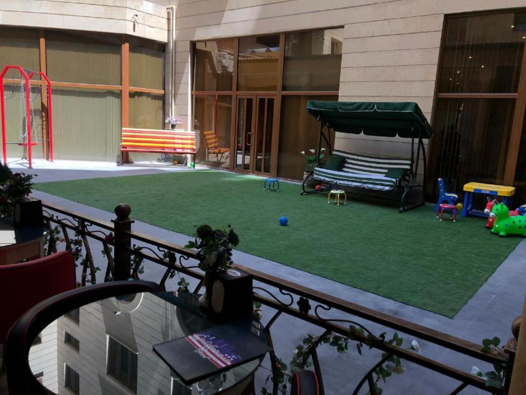 California Boutique Ξενοδοχείο Γιερεβάν Εξωτερικό φωτογραφία